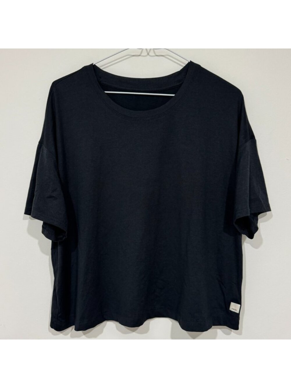 Vuori Womens Energy Tee Oversized Performance T-shirt Black Size L EUC
